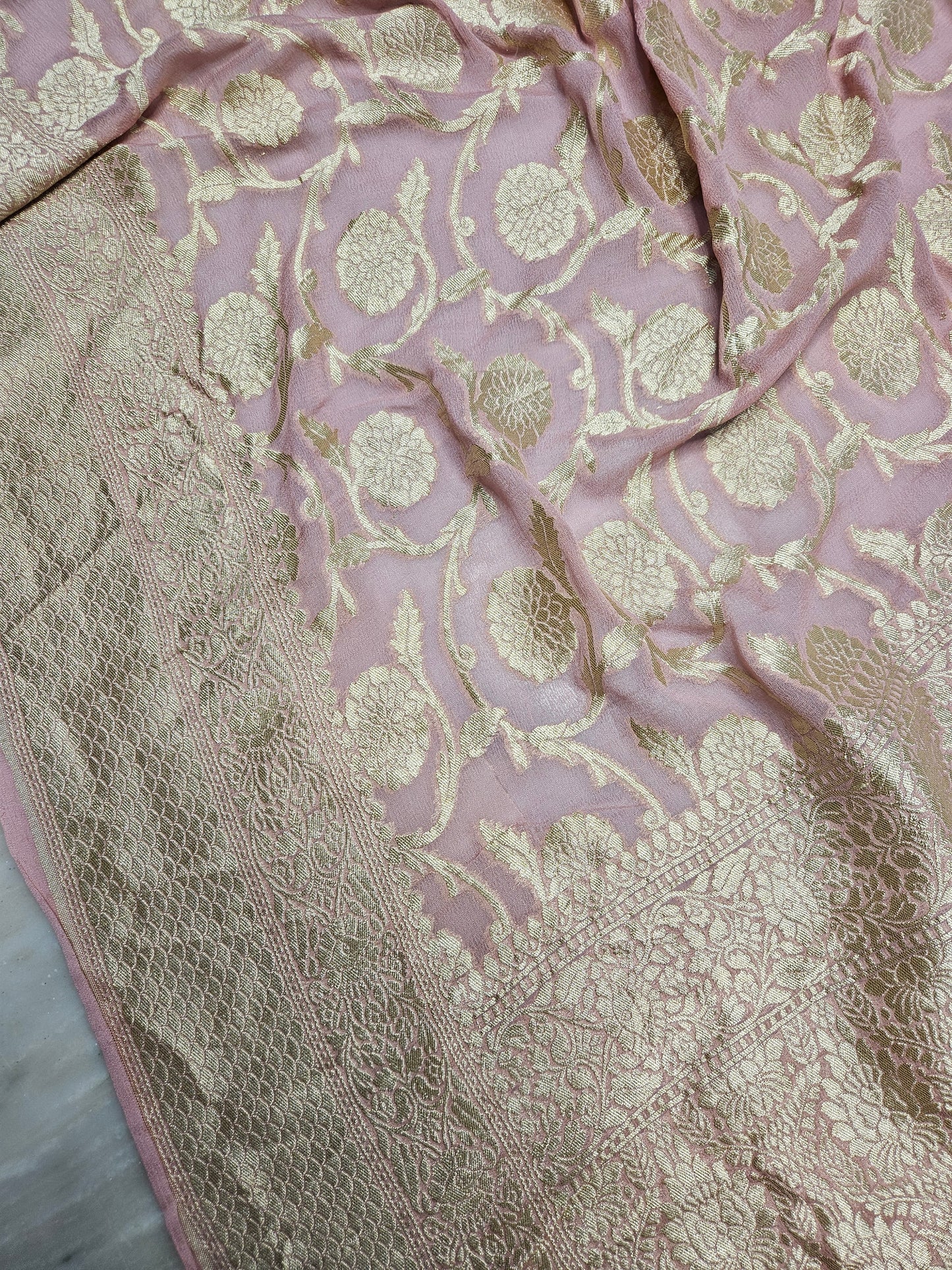 Pure Georgette Jungla Weaving Banarasi Saree in powder pink