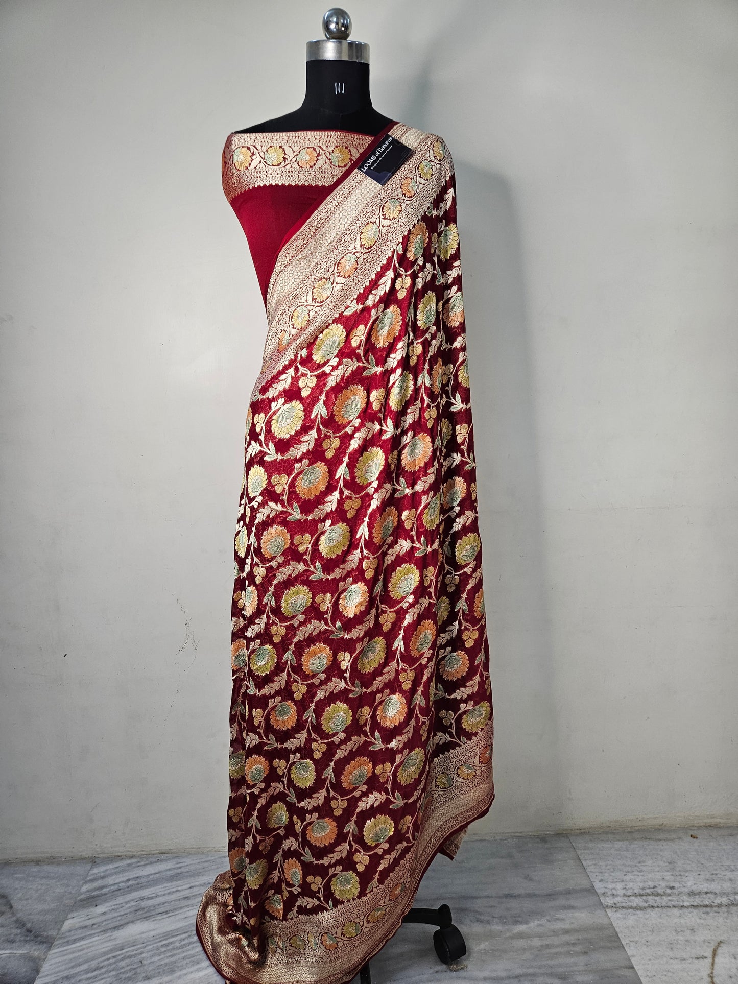 Pure Georgette Banarasi Saree Hand Brush Meena Floral Motifs Work in Finest Red