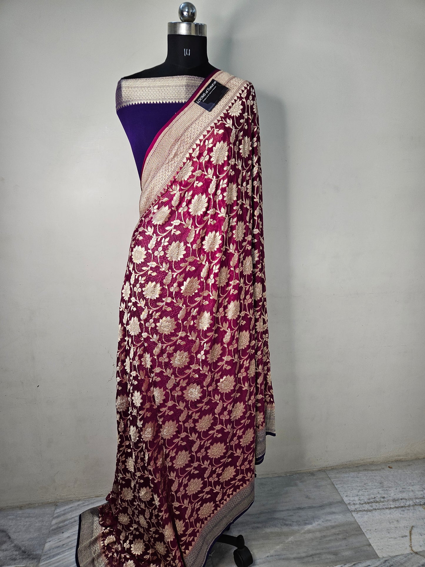 Pure Georgette Contrast Jungla Weaving Banarasi Saree in Rani Pink