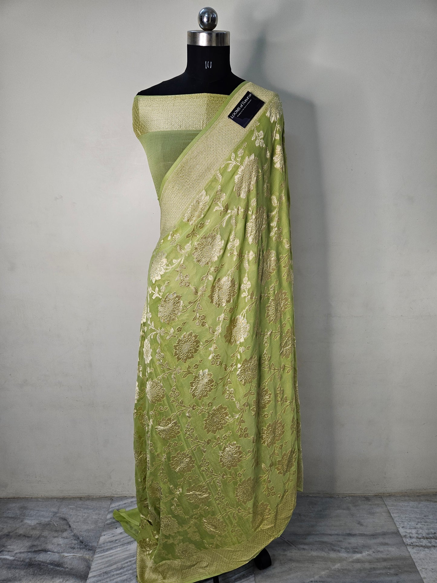 pure georgette silk woven tested zari banarasi saree in Pista 