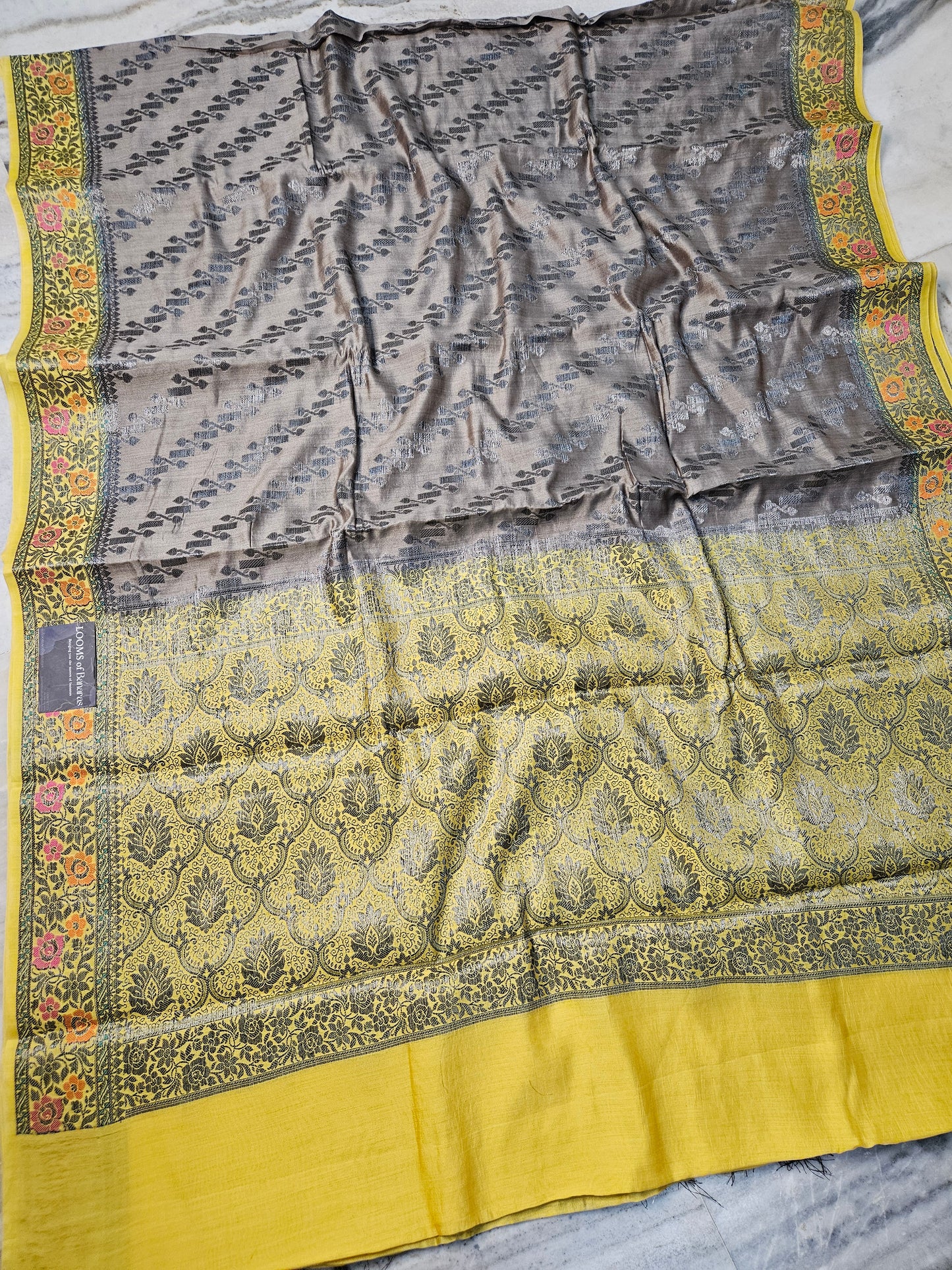 Pure Chiniya Silk Jaal Weaving Banarasi Saree in Grey