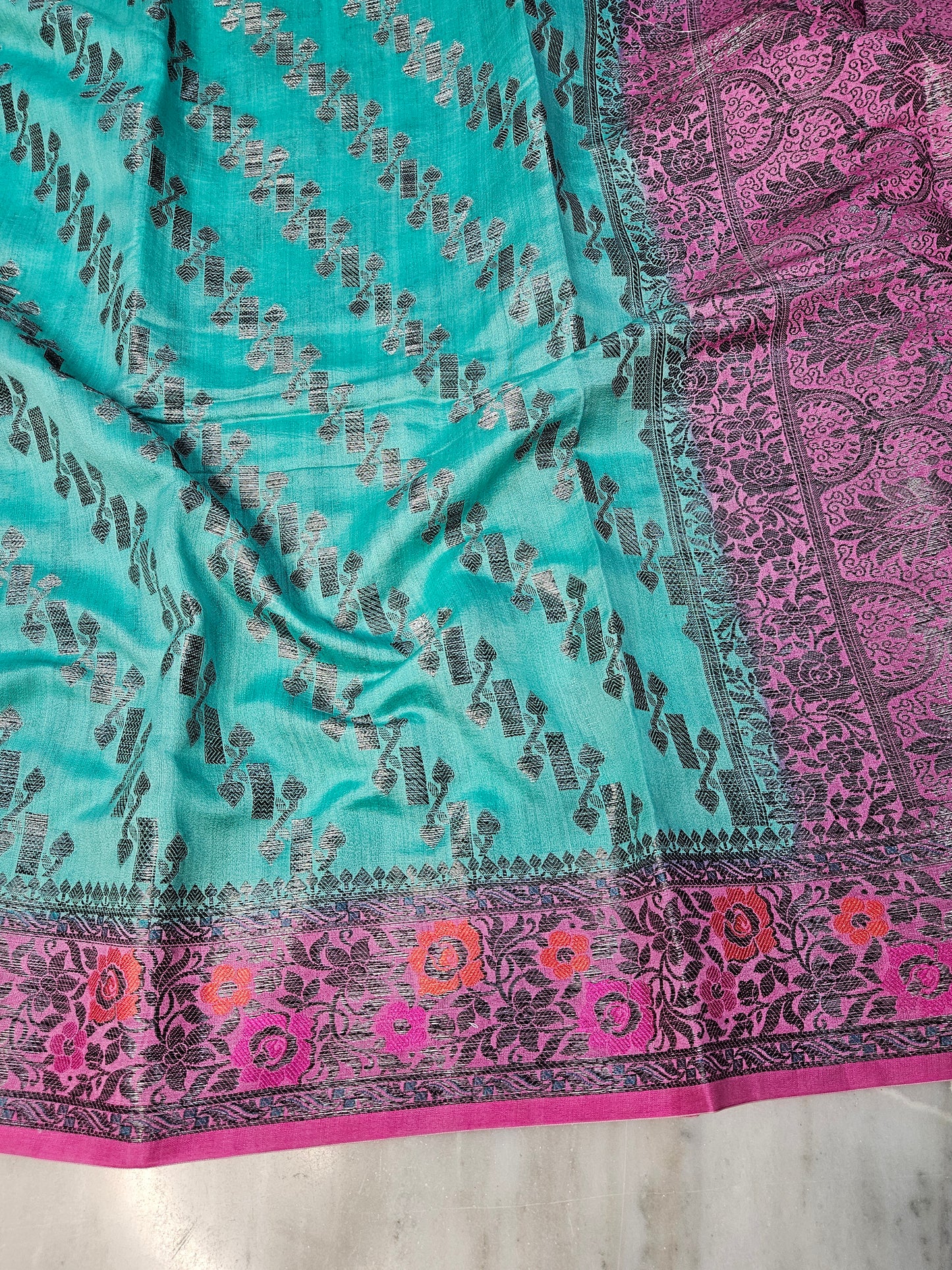 Pure Chiniya Silk Jaal Weaving Banarasi Saree in Contrast Blue