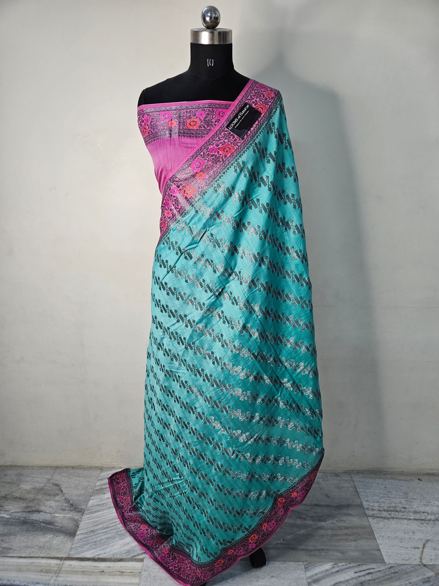 Pure Chiniya Silk Jaal Weaving Banarasi Saree in Contrast Blue