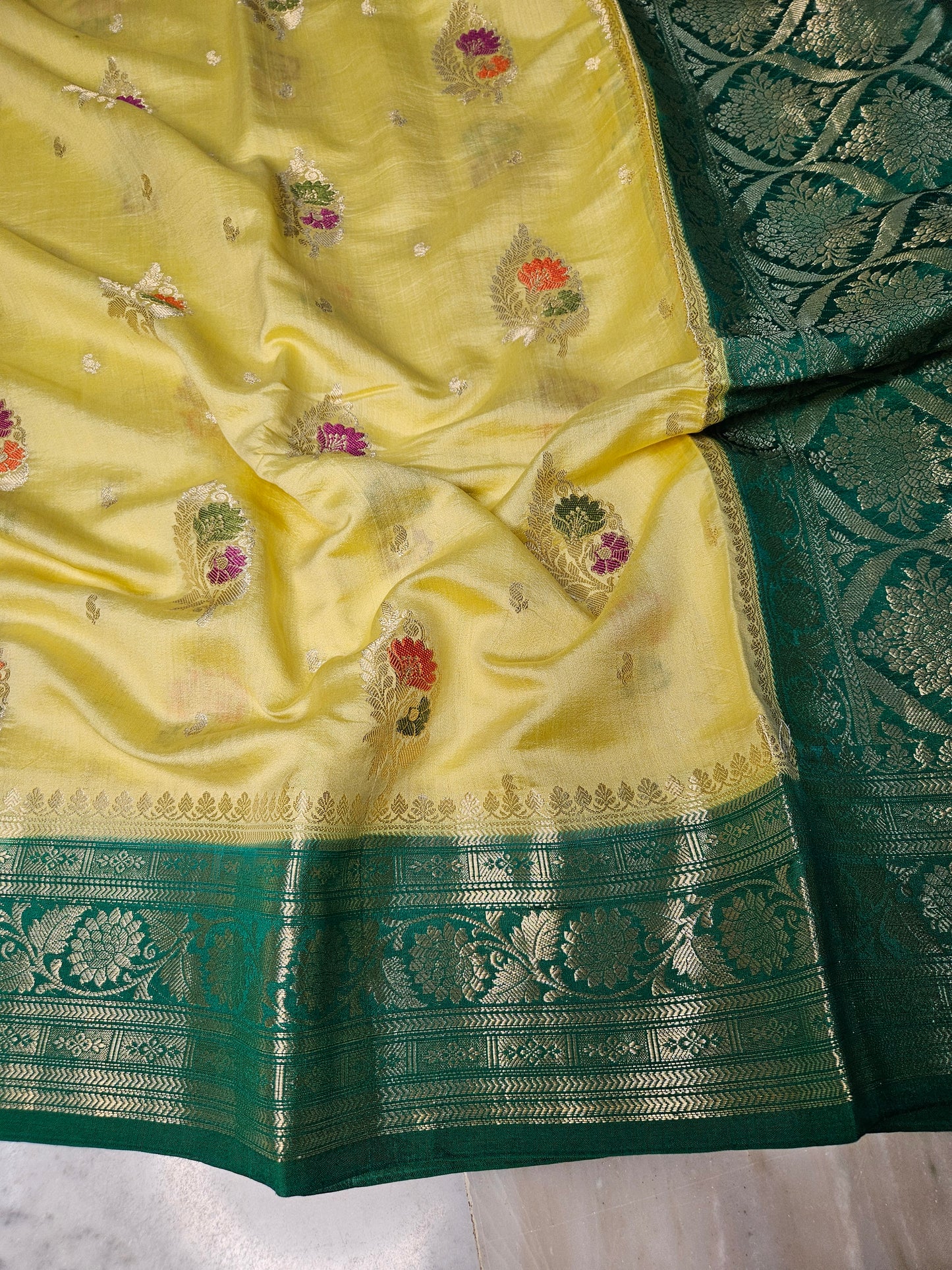 Pure Chiniya Silk Buta Weaving Banarasi Saree in lime