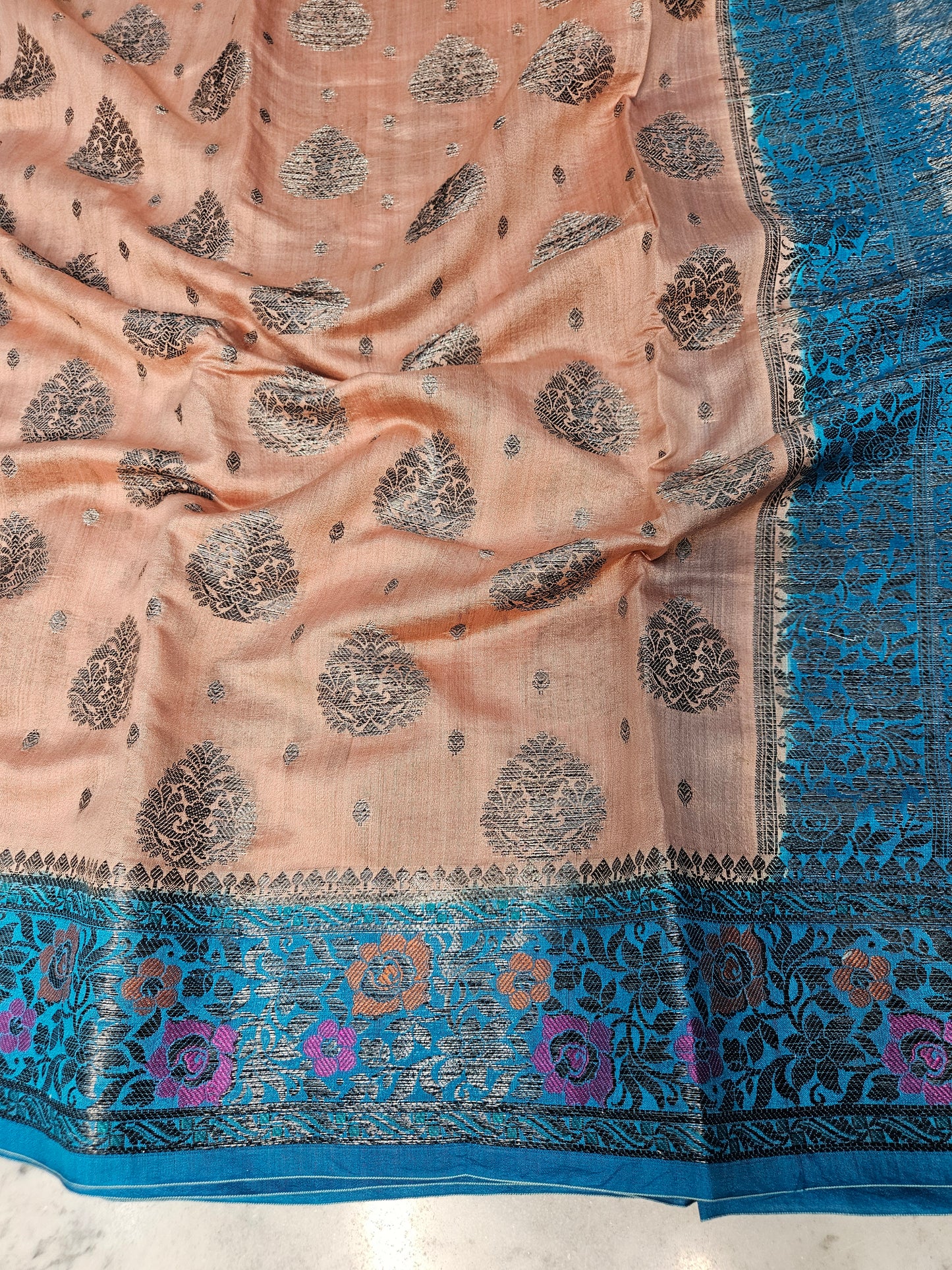 Pure Chiniya Silk Banarasi Contrast Saree in Onion Pink