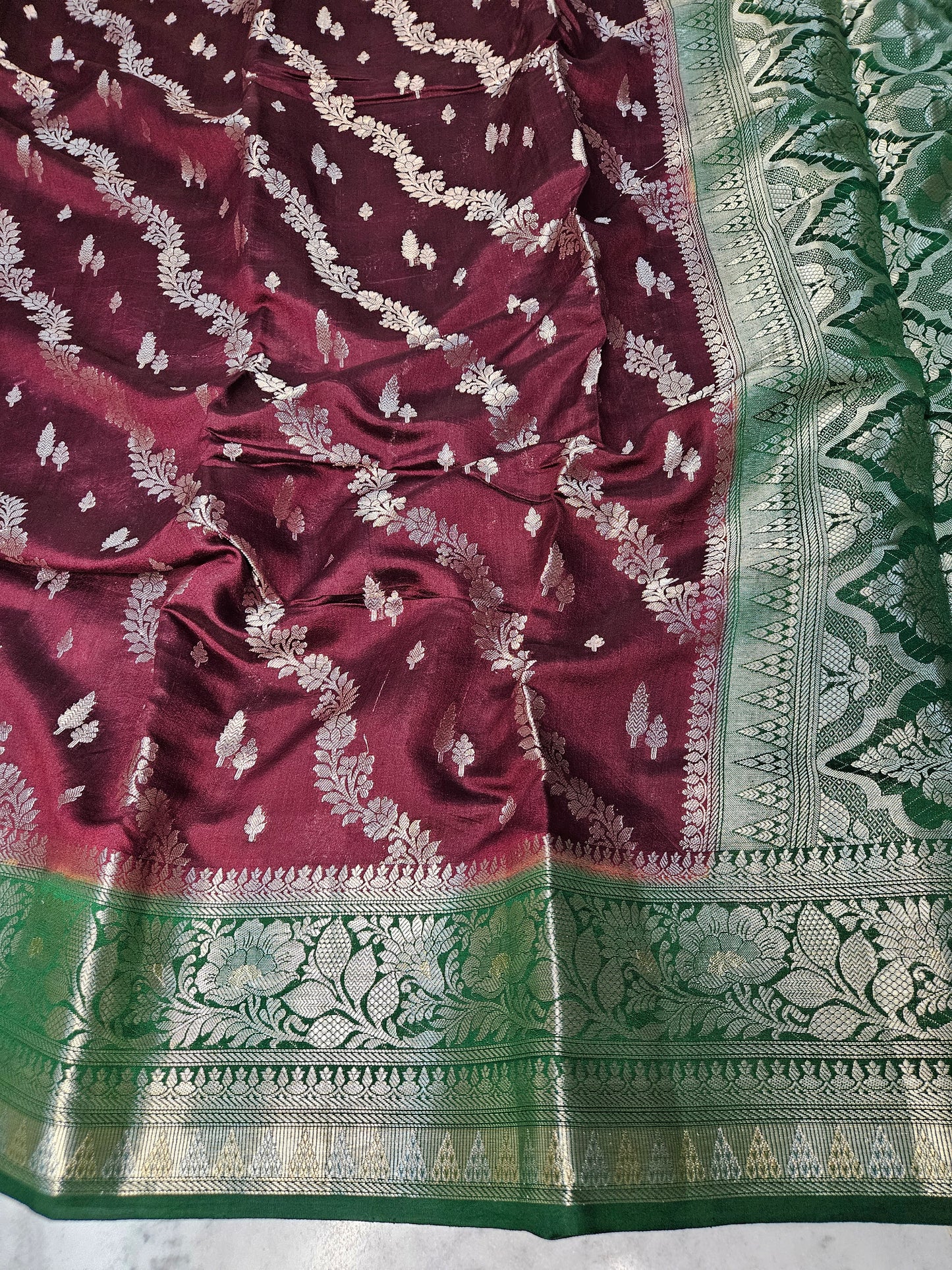 Pure Chiniya Silk Contrast Jaal Weaving Banarasi Saree in Maroon