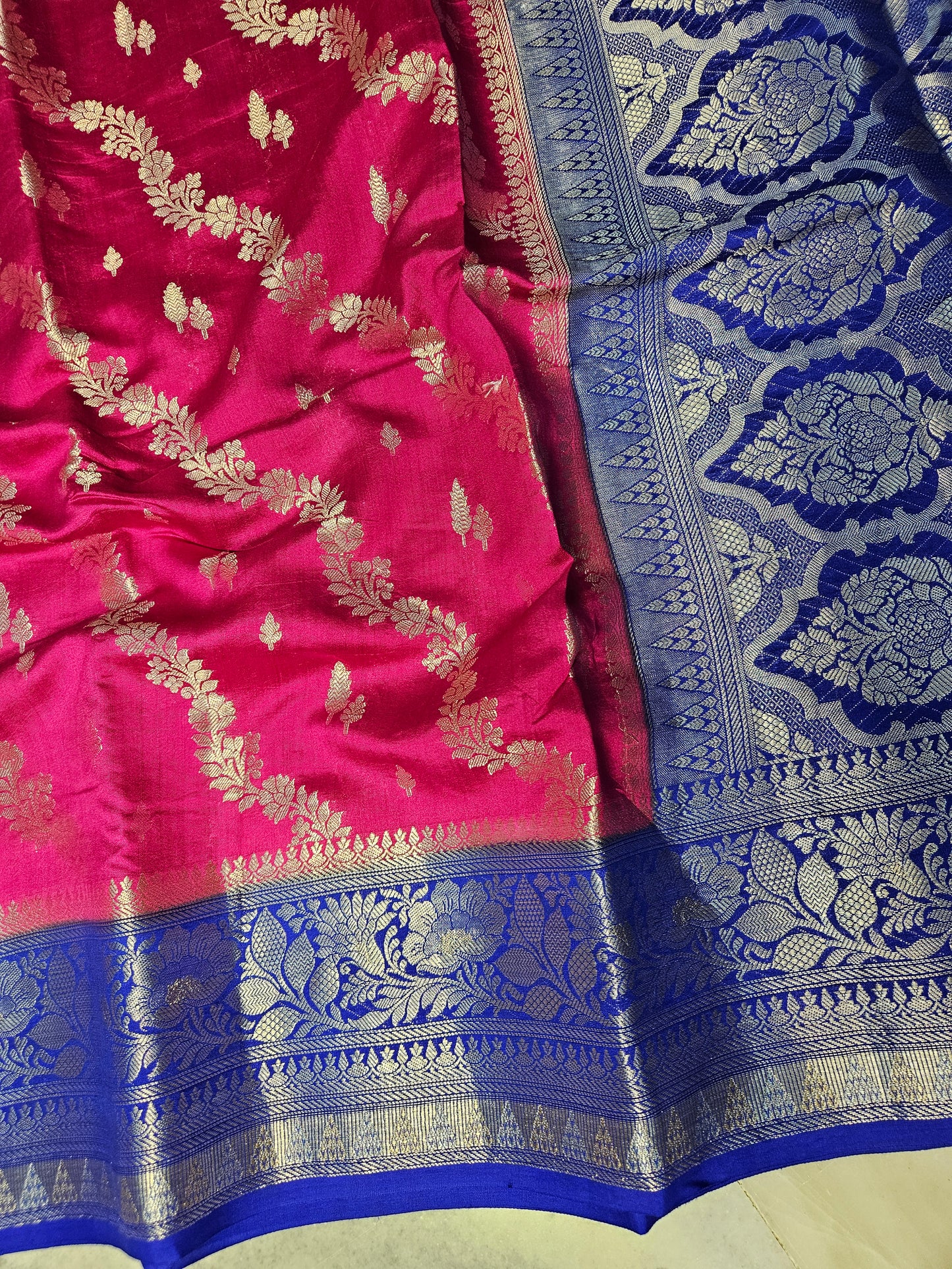 Pure Chiniya Silk Contrast Jaal Weaving Banarasi Saree in Rani Pink