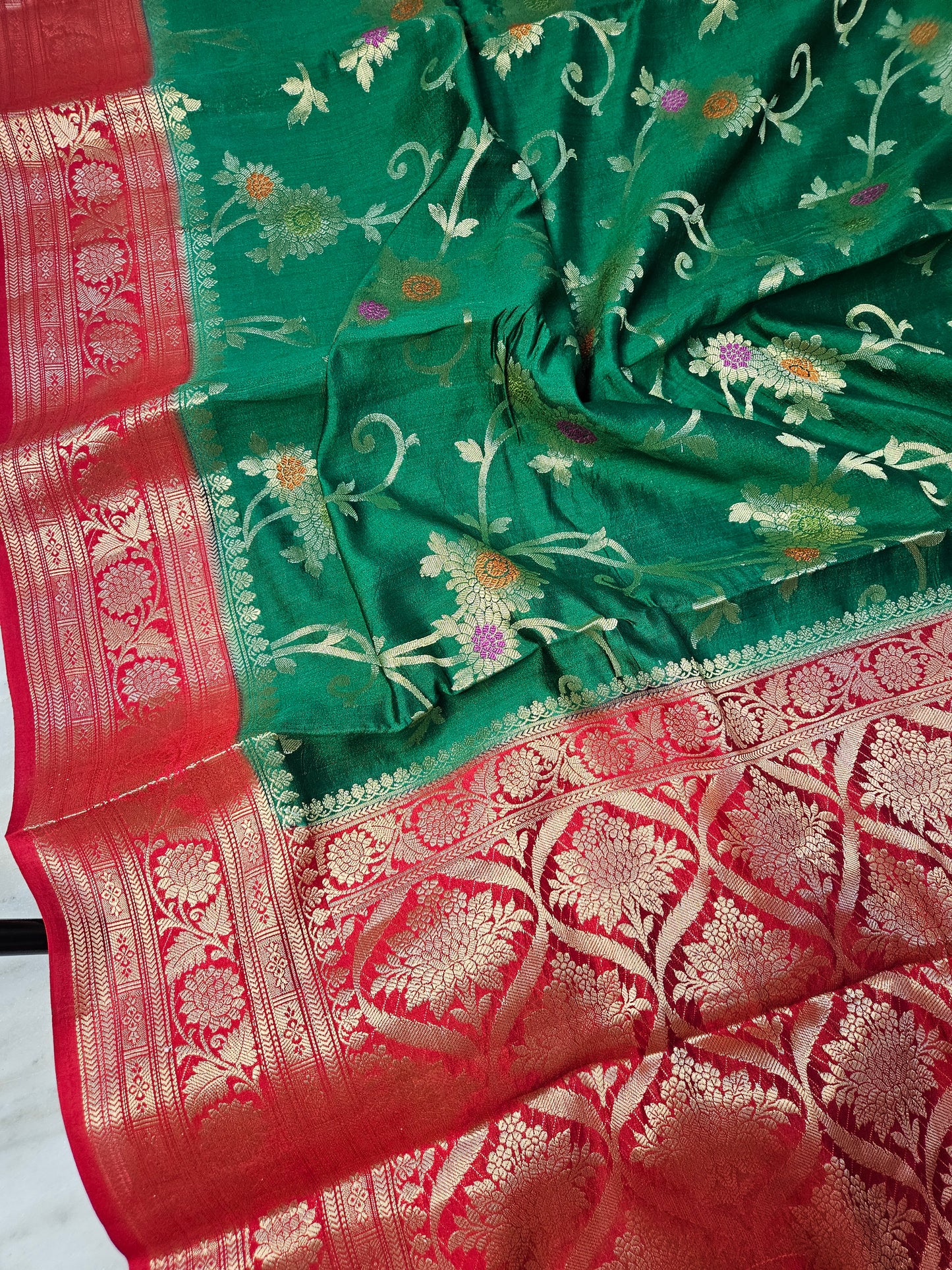 Pure Chiniya Silk Banarasi Alfi Meena Contrast Saree in Parrot Green