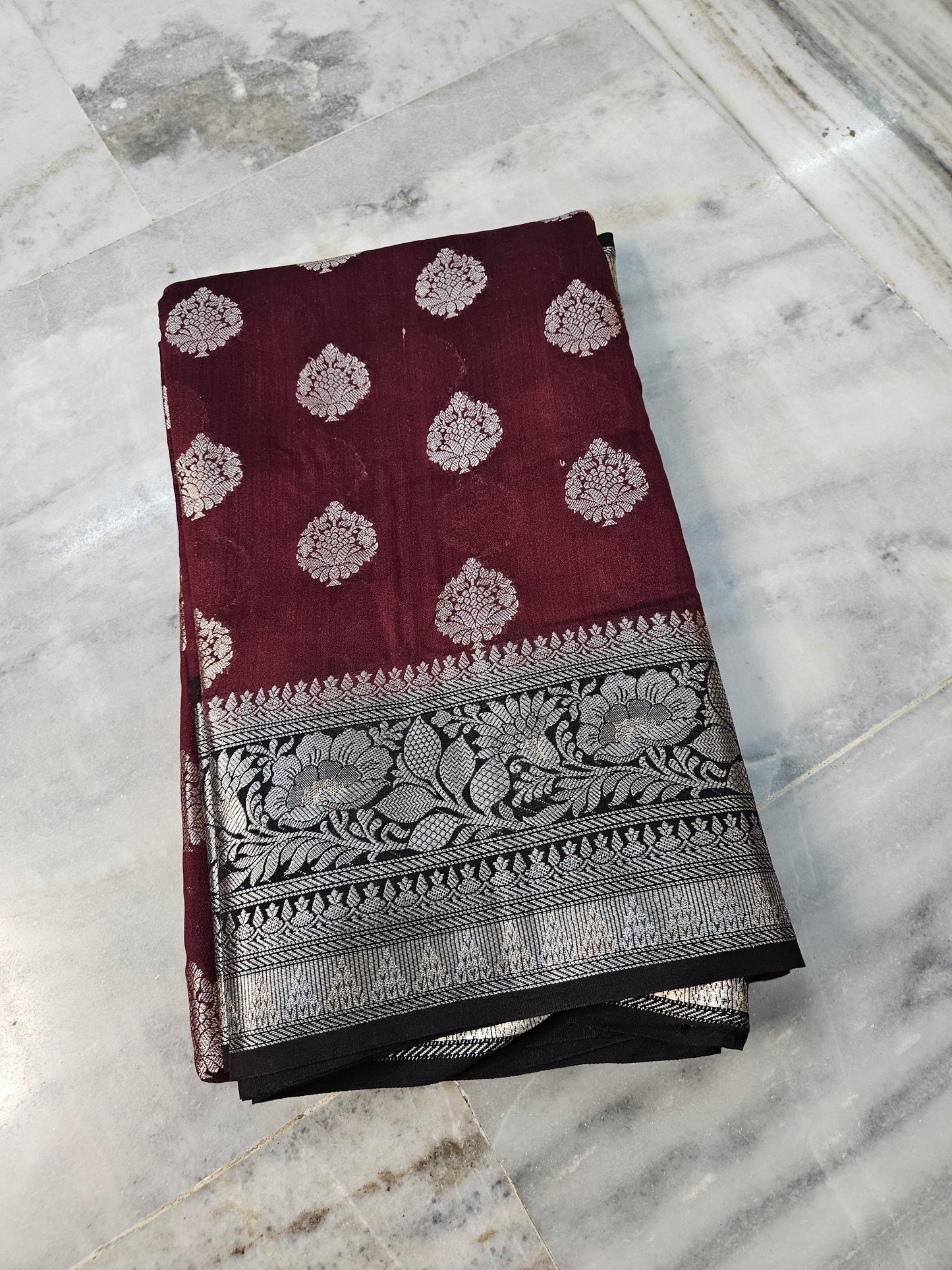 Pure Chiniya Silk Buta Weaving Banarasi Saree in Maroon