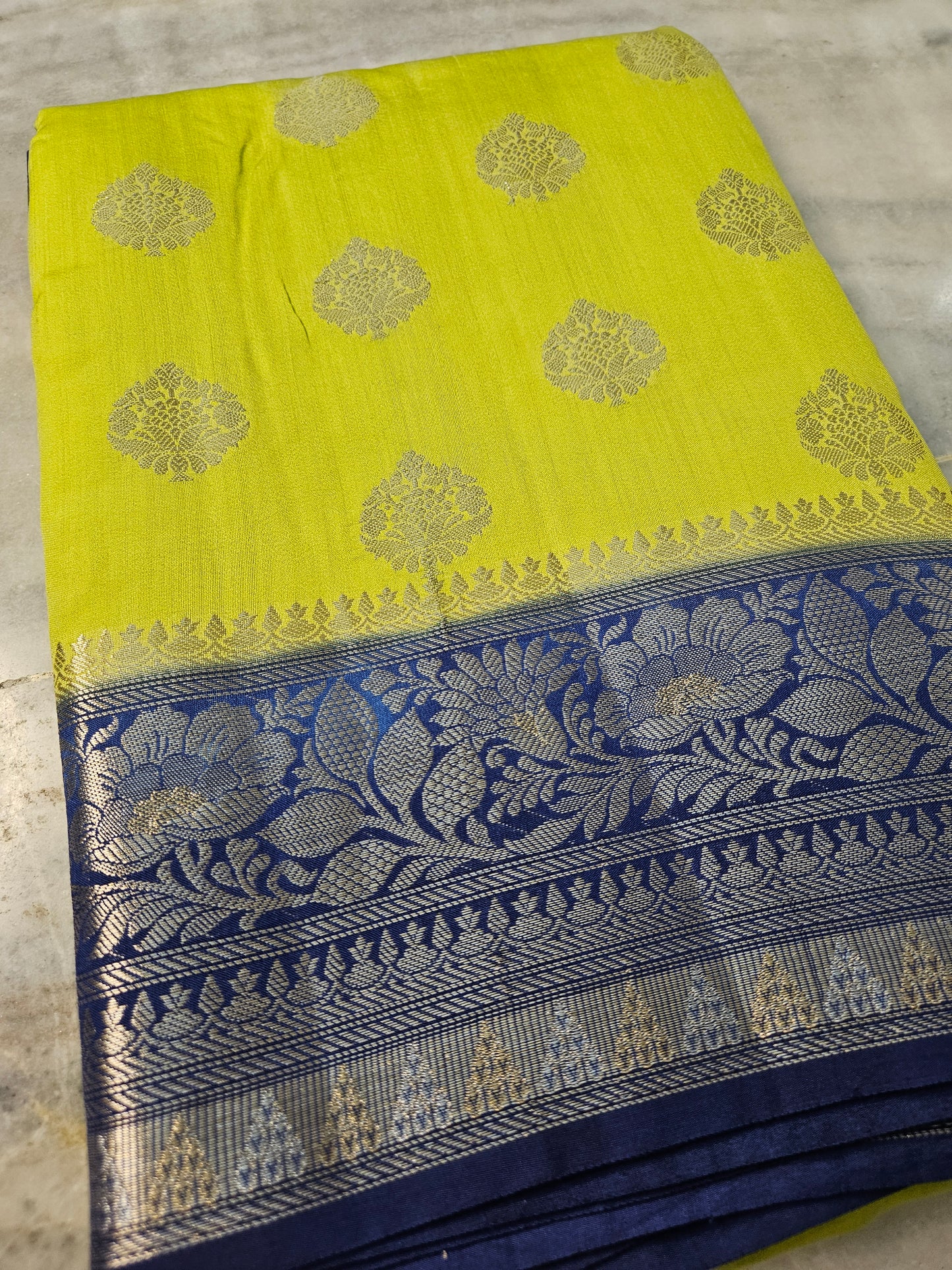 Pure Chiniya Silk Banarasi Buta Weaving Saree in Lime