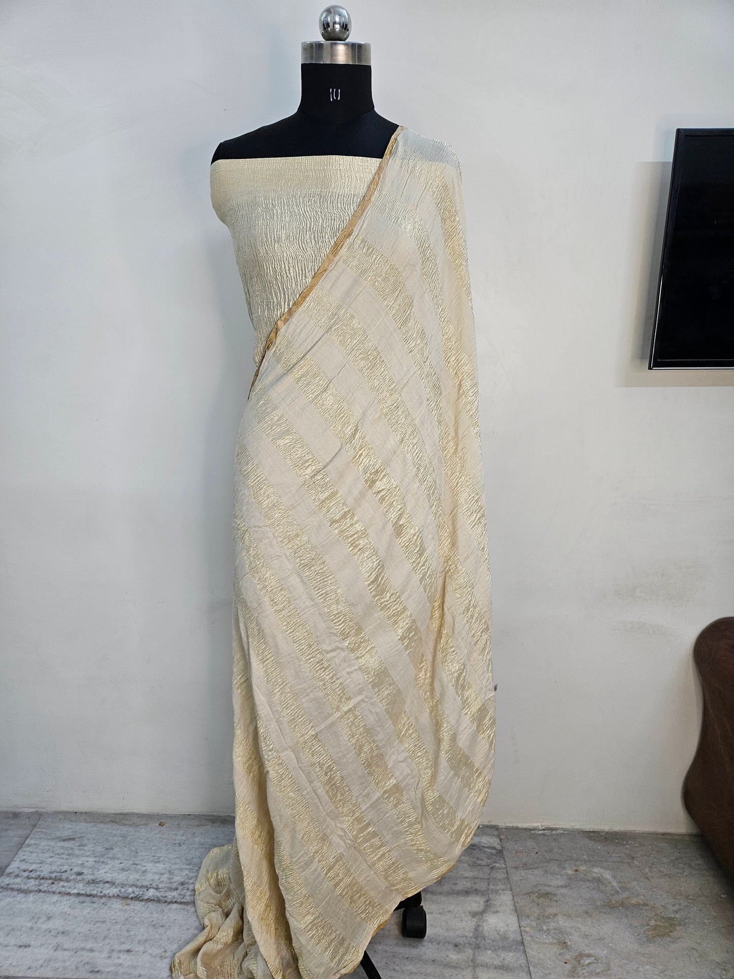 pure moonga silk crush woven banarasi saree in cream
