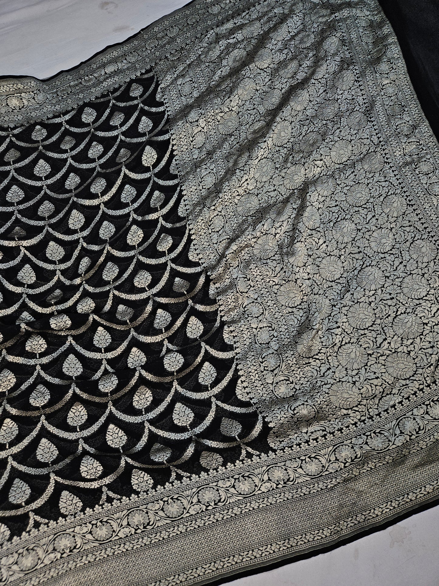 pure georgette silk jaal buta woven tested zari banarasi saree in Premium black