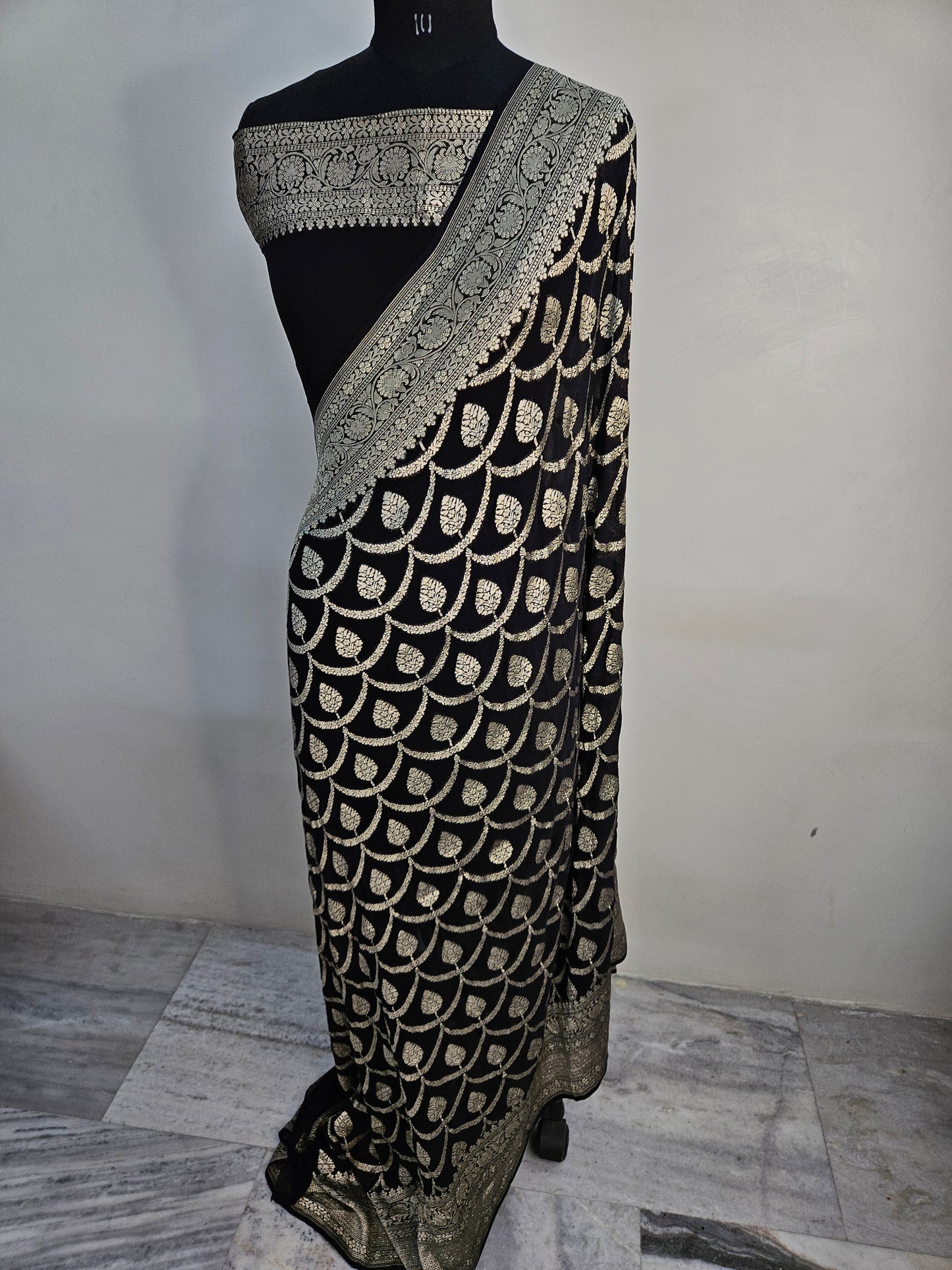 pure georgette silk jaal buta woven tested zari banarasi saree in Premium black