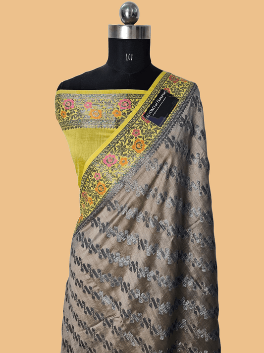 Pure Chiniya Silk Jaal Weaving Banarasi Saree in Grey