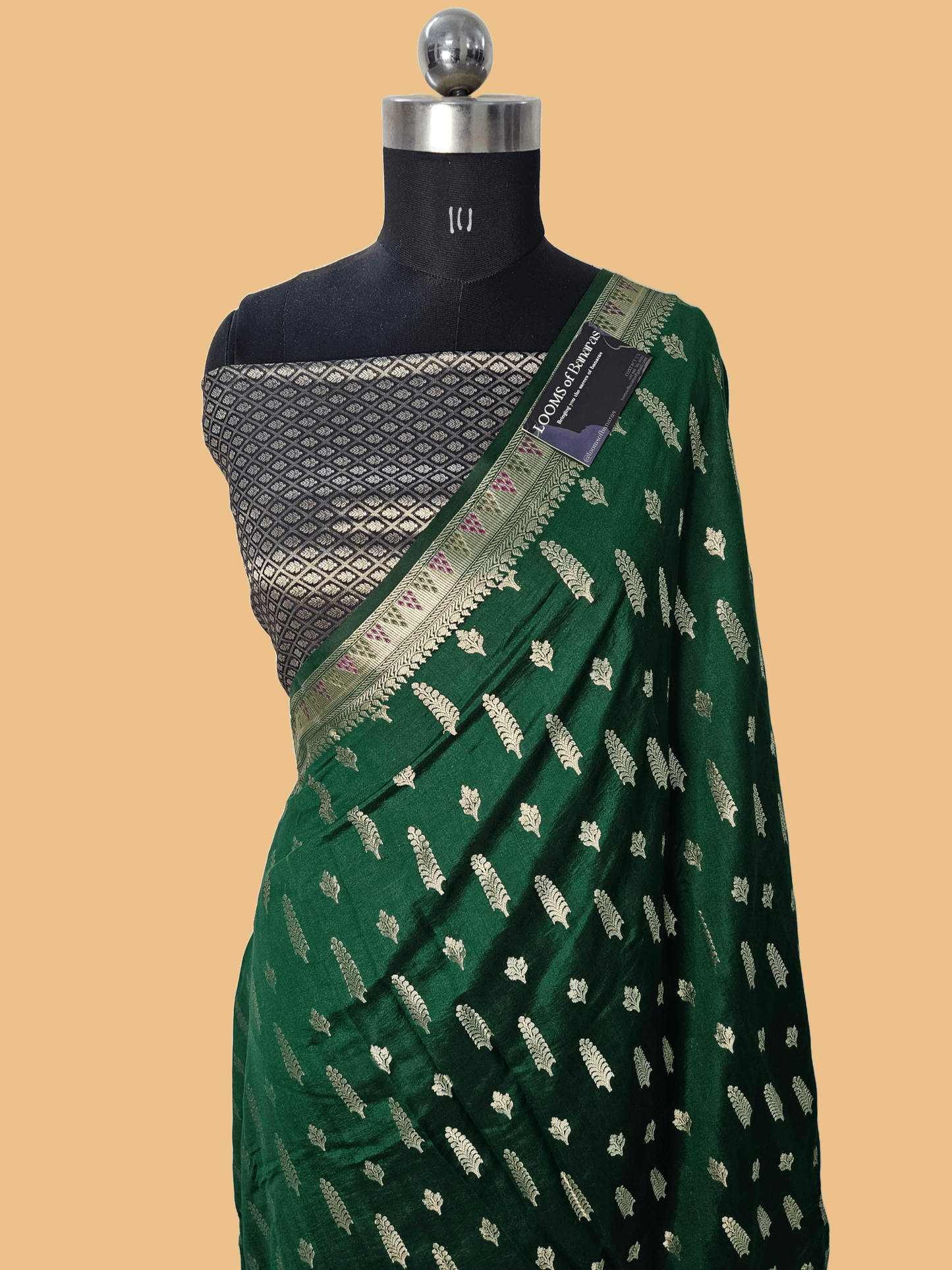 Pure Chiniya Silk Buti Weaving Banarasi Saree in Bottle Green